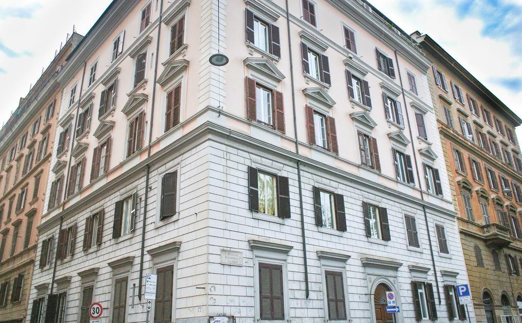 Guest House Hellokitty Roma Rom bilde